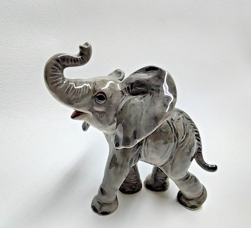 Statuina zoo elefante bambino