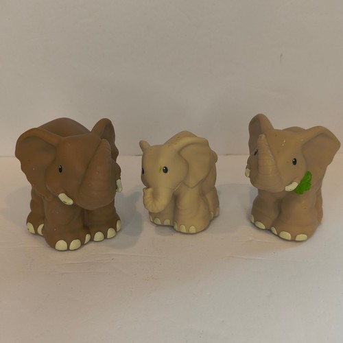 Little people elephant family - people,